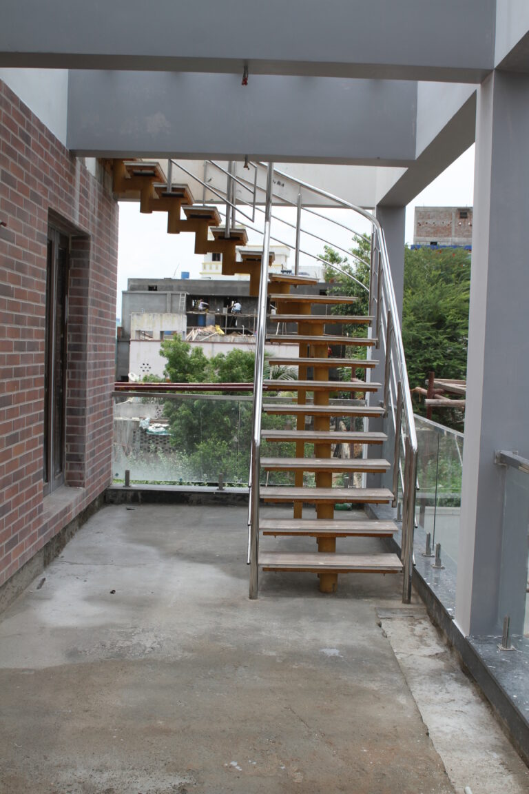 U-shaped staircase Manufacturers in Chennai